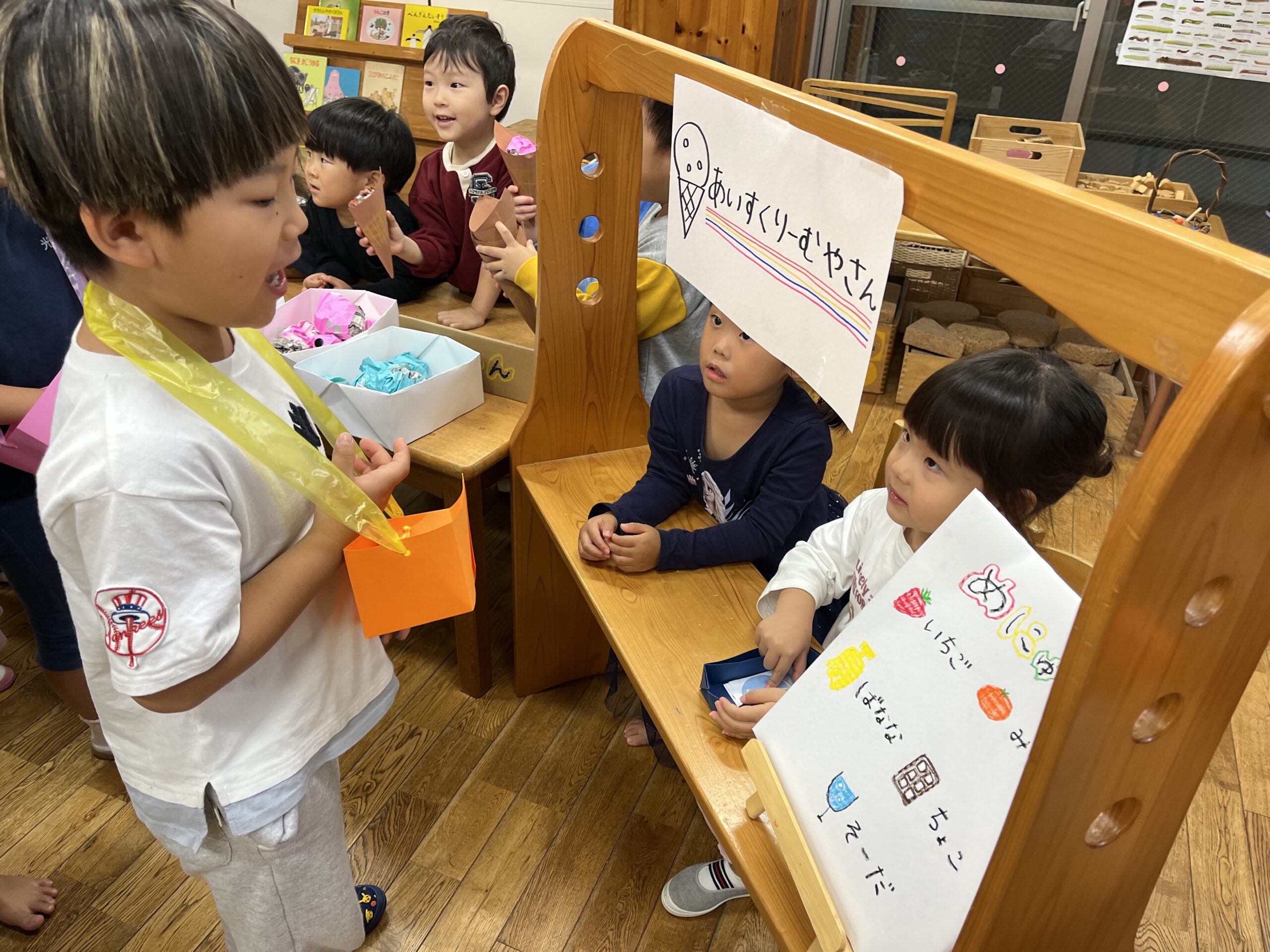 遊びのひろば　お店屋さんごっこ