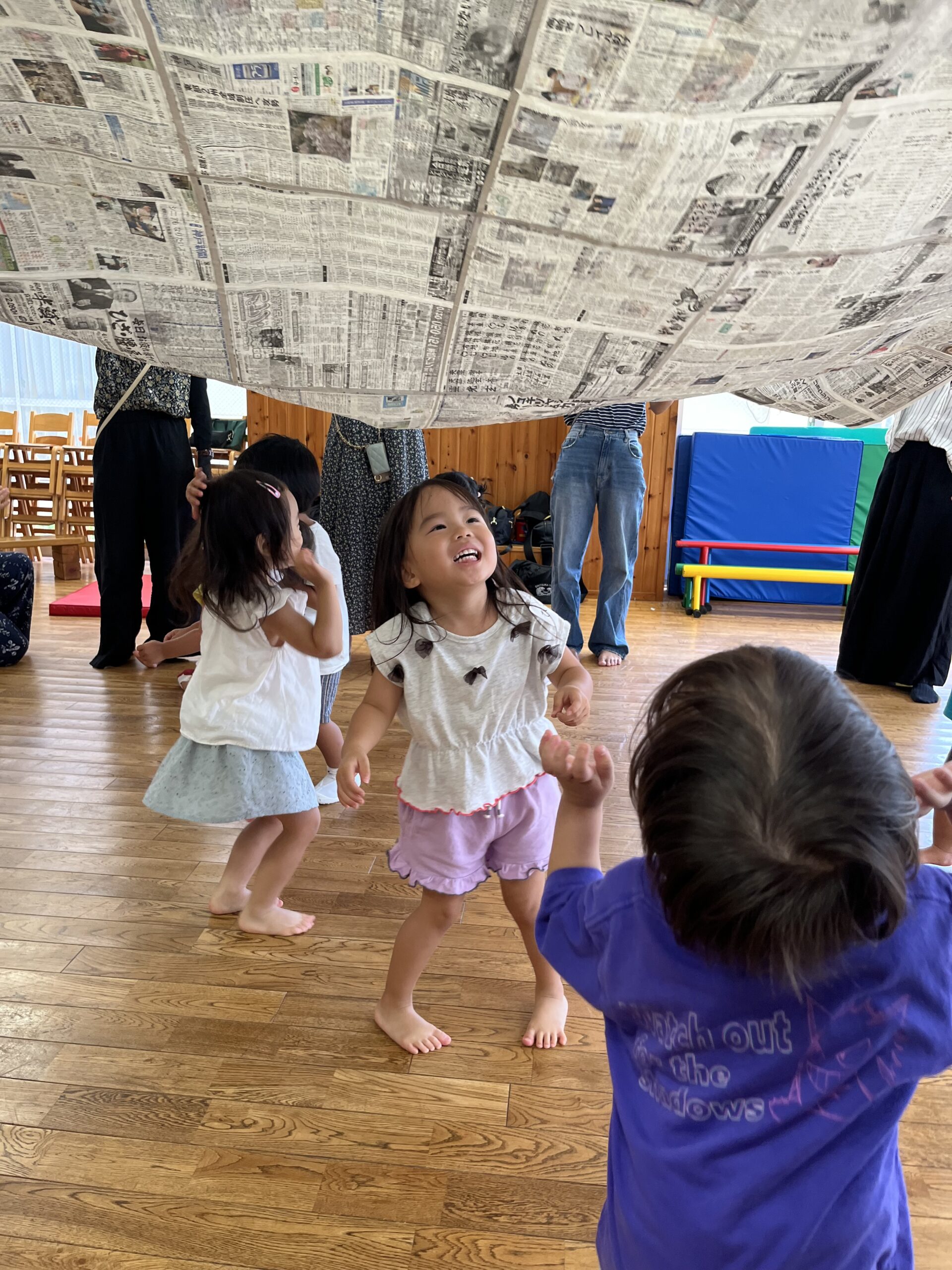 未就園児親子プログラム(おやこであそぼう❤️新聞紙あそび)